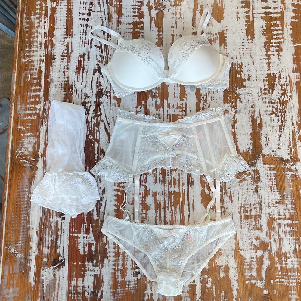 Victoria’s Secret White Lace Lingerie Set - Bra, Garter Belt, Panty & Stockings